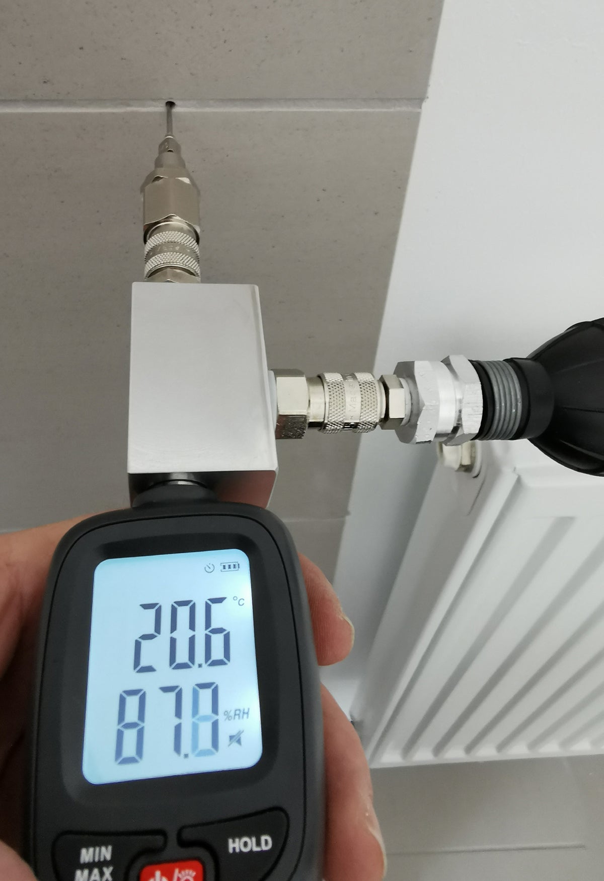 AIR-INDY + AW-PUMPSET Präzisions-Messgerät mit AW-Pumpset – Profi-Baufeuchtemessgerät / zerstörungsfreie Feuchtemessung