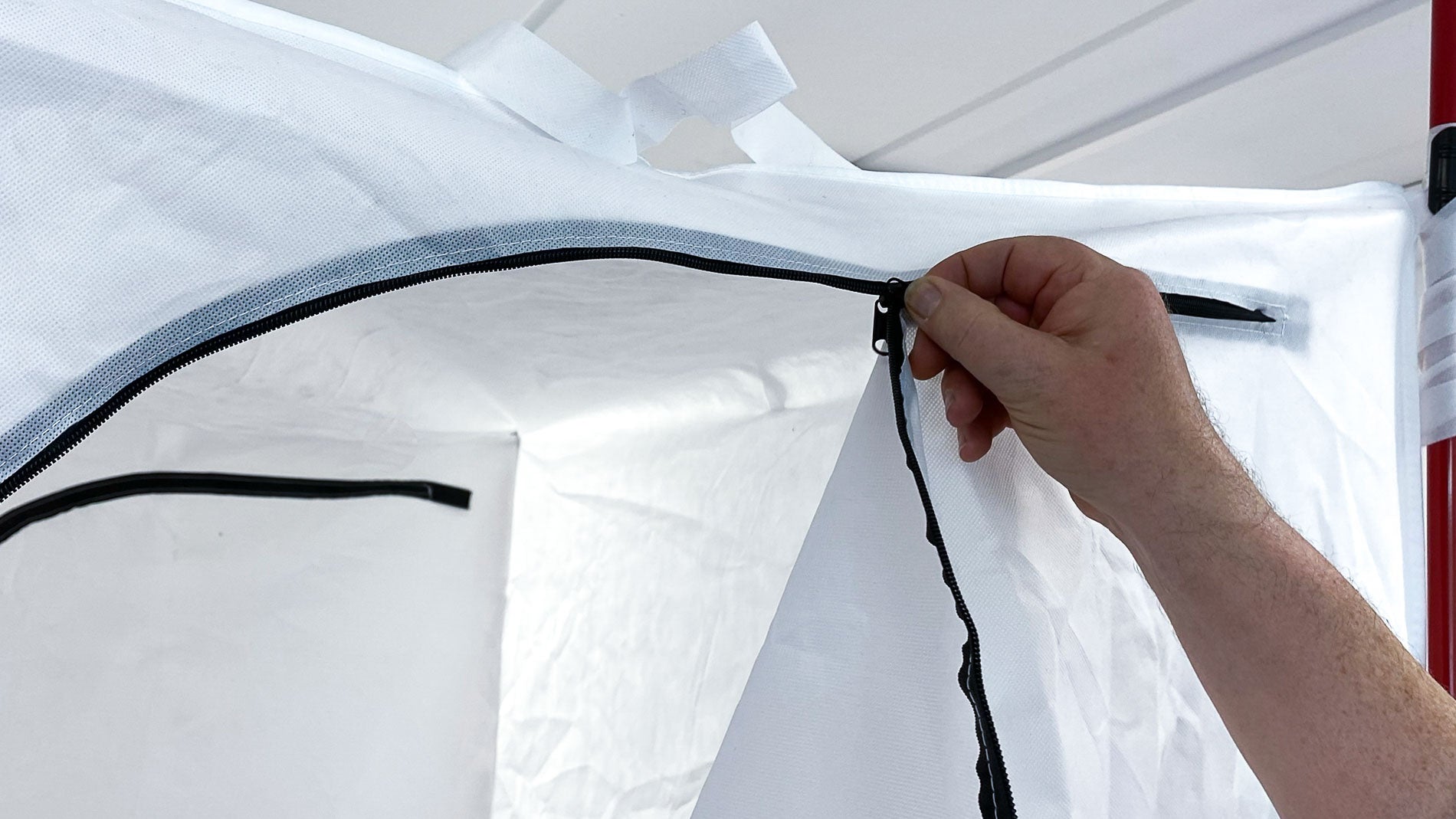 1-Kammerschleuse in der Tasche mit 4 SafeWall-Stangen – 1-Kammer Personenschleuse / Dekontaminationsschleuse