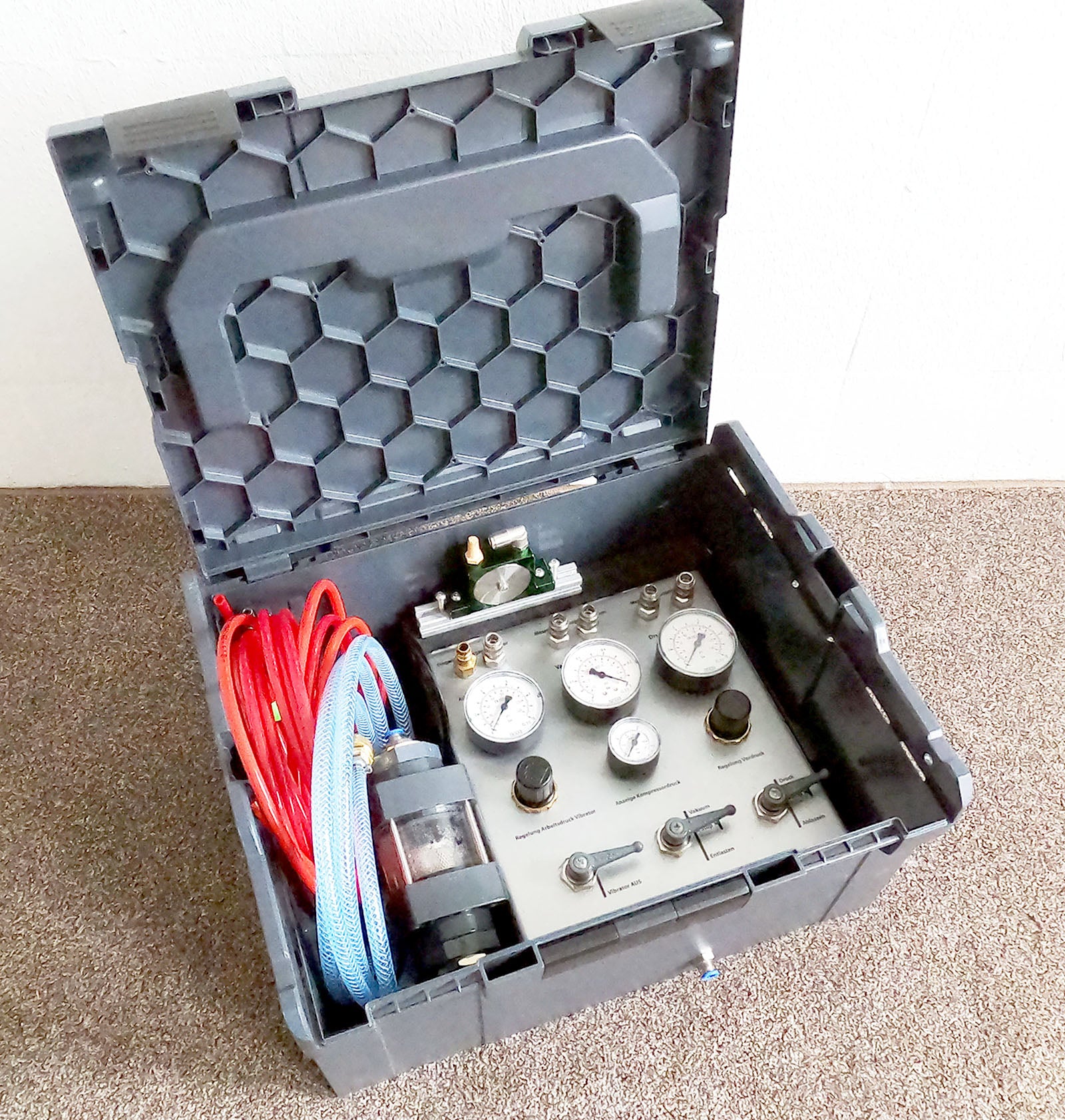 INFRA-VAC Komplettgerät mit M-Vibrator im Systemkoffer – Leitungsortung / Leckortungstechnik
