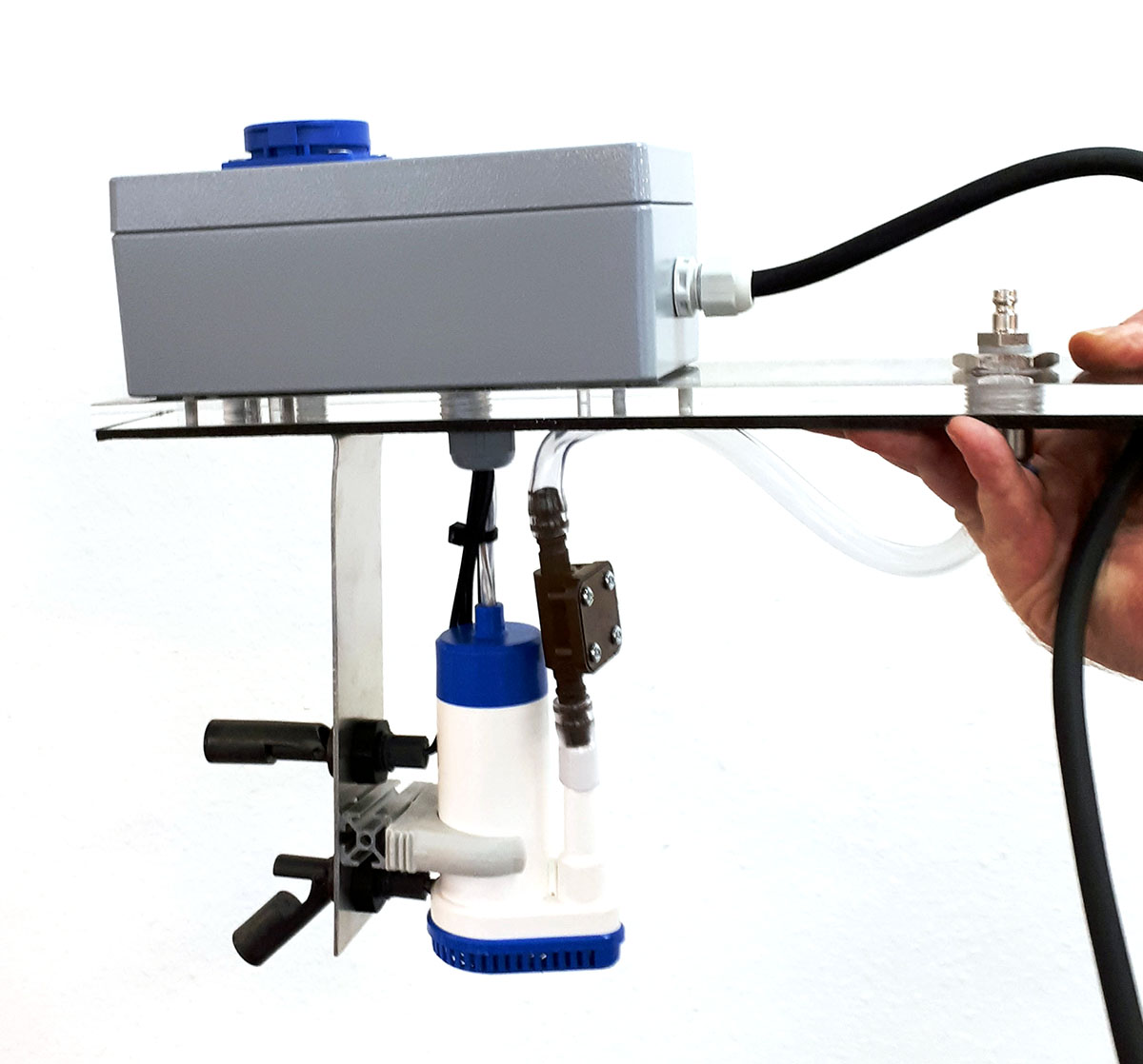 CT-WP 20 Wasserabscheider mit Dosierpumpe 230 V 